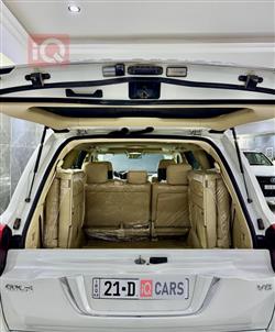 تۆیۆتا لاند کروزەر